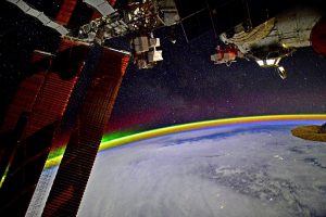 Astronauta muestra cómo se ve un arcoíris desde el espacio con espectacular foto