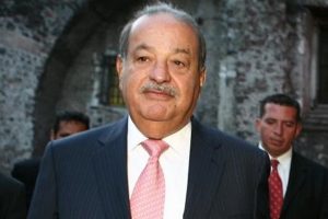 Carlos Slim sale del Hospital de Nutrición tras unos días internado por COVID-19