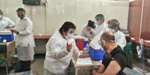 IMSS Yucatán continúa vacunación Covid a personal de salud