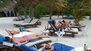 Predomina turismo Europeo en Holbox, pese a bajas temperaturas de los últimos días