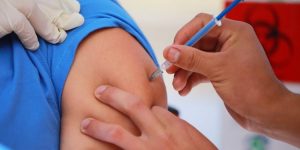 IMSS reporta dos casos de reacción alérgica a vacuna COVID en Tabasco