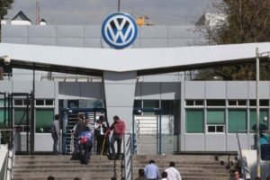 Por escasez de gas natural, Volkswagen detendrá producción de algunos vehículos en México