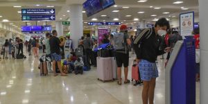 Rumania acusa a México de ‘arbitrariedad’ con sus turistas varados en Cancún