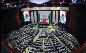 Comisión en San Lázaro avala reforma eléctrica de López Obrador