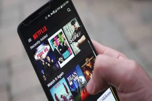Netflix lanza función para que veas ‘pelis’ y series desde tu celular ¡y sin conexión!