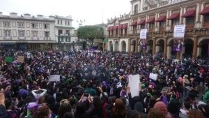 Mujeres se manifiestan en Xalapa por el 8M
