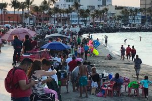 Abarrotan playas de Veracruz Puerto este domingo