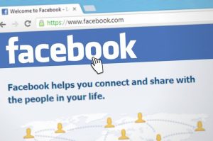 Facebook elimina 1,300 millones de cuentas falsas