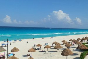 Quintana Roo sí abrirá sus playas en Semana Santa