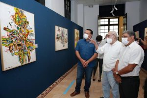 El alcalde Renan Barrera inaugura la exposición “9 del 2020” del pintor Gabriel Ramírez