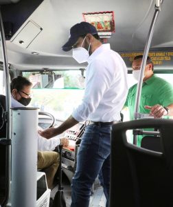 Autobuses del transporte público que cubren las diferentes rutas de Mérida y la zona metropolitana cuentan con dispensadores de gel antibacterial
