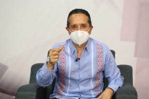 Quintana Roo se encuentra en un momento crucial para avanzar en el semáforo epidemiológico: Carlos Joaquín