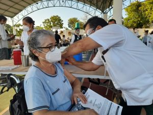 Inicia la vacunación de adultos mayores en Cancún