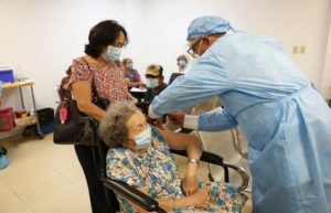 En marcha vacunación contra Coronavirus para adultos mayores de 60 años de Temozón, Progreso y Tixkokob