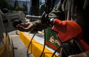 Denuncia Profeco a casi 300 gasolineras por estafar a consumidores; buscan retirar permisos