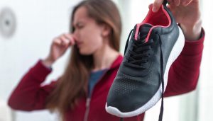 ¿Mal olor en tus zapatos? Te compartimos 5 maneras de cómo eliminarlo