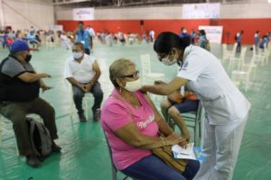 Inicia en Mérida la vacunación a personas de entre 50 y 59 años
