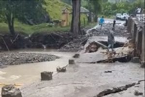 Por lluvias, colapsa puente en carretera de Misantla, Veracruz