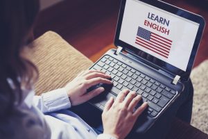 Gobierno de EE.UU. ofrece recursos para aprender inglés en línea
