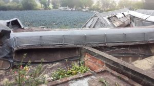 Descarrilamiento y volcadura de un tren deja un muerto y tres heridos en Jalisco