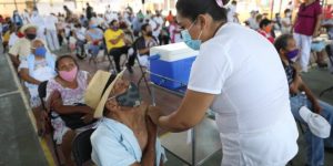 Este lunes continuará la vacunación contra Covid 19 en Yucatán
