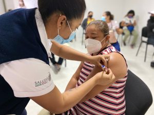 Continua en orden las jornadas de vacunación en Cancún