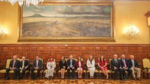 López Obrador se reúne con gobernadores electos