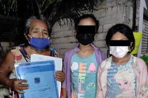 Niñas huérfanas empeñan escrituras de su casa para pagar el funeral de su mamá en Tizimin, Yucatán