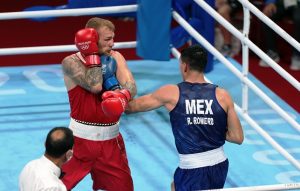En su debut olímpico mexicano Rogelio Romero avanza a cuartos de final en boxeo