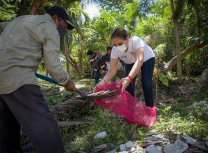 Juntos, ciudadanos y gobierno de Benito Juárez limpian el fraccionamiento Corales