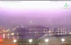 Cae impresionante rayo cerca del aeropuerto de CDMX
