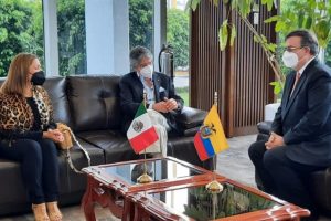 Presidente de Ecuador llega a México; participará en evento en Veracruz