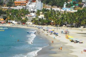 Cierran playas de Puerto Escondido por aumento de contagios de Covid