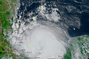 Huracán ´Grace´ avanza a Veracruz; impactaría con categoría 2