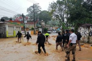 «Grece» inunda la capital veracruzana Xalapa