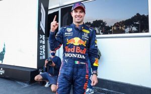 Sergio ‘Checo’ Pérez renueva contrato con Red Bull