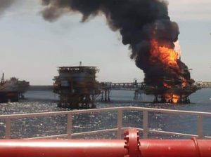 Reportan incendio en plataforma marina de Pemex en Golfo de México