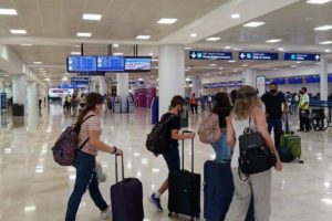 El Aeropuerto Internacional de Cancún, programa 399 operaciones