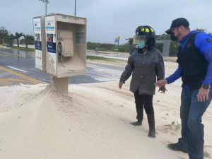 Provoca huracán «Grece», perdida de arena y daños a las playas de Cancún