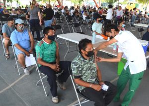 Jovenes responden positivamente a campaña de vacunación contra Covid19 en Cancún