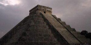 Ante inminente paso de ‘Grace’ cierran zonas arqueológicas de Yucatán