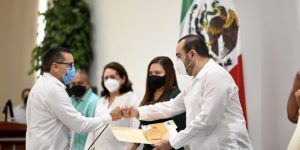 Reciben credenciales oficiales los integrantes de la LXIII Legislatura en Yucatán