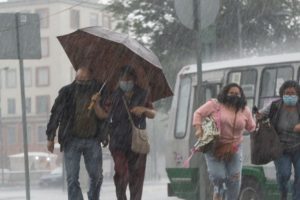 Gobierno de México lanza alerta por temporal de lluvias en ocho estados
