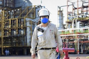 Pemex y sindicato petrolero acuerdan aumento salarial del 3.40 por ciento