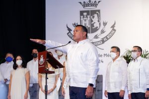 Renán Barrera Concha rinde su compromiso constitucional al frente del Ayuntamiento de Mérida