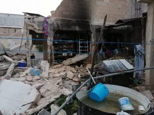 Un milagro salvo la vida a tres personas al derrumbarse su casa en la SM 216 en Benito Juárez
