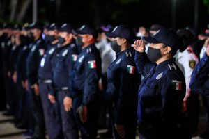 Van 166 policías municipales dados de baja en Cancún por asuntos internos