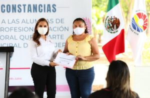 Empoderan a mujeres con capacitación para autoempleo en Bentio Juárez