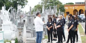 Estudiantes españoles del área funeraria visitaron el Cementerio General de Mérida
