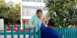Mujer intenta escapar de hospital del IMSS en Campeche en bata y con suero conectado